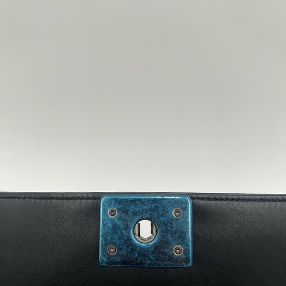 Old medium Chanel boy bag - Picture 4 of 7